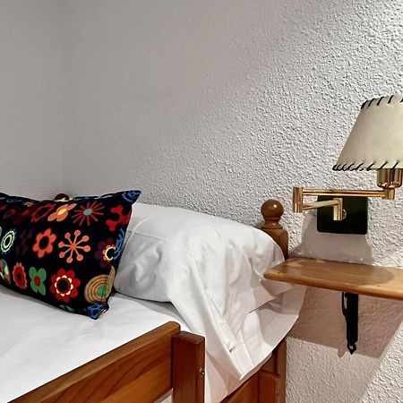 Hostal Nomadas By Gloove Вільяльба-де-ла-Сьєрра Екстер'єр фото