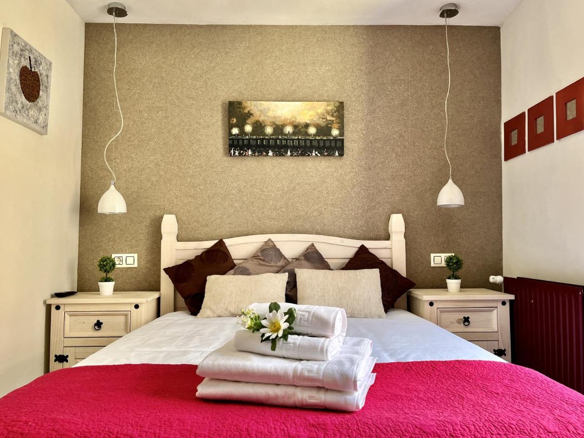 Hostal Nomadas By Gloove Вільяльба-де-ла-Сьєрра Екстер'єр фото