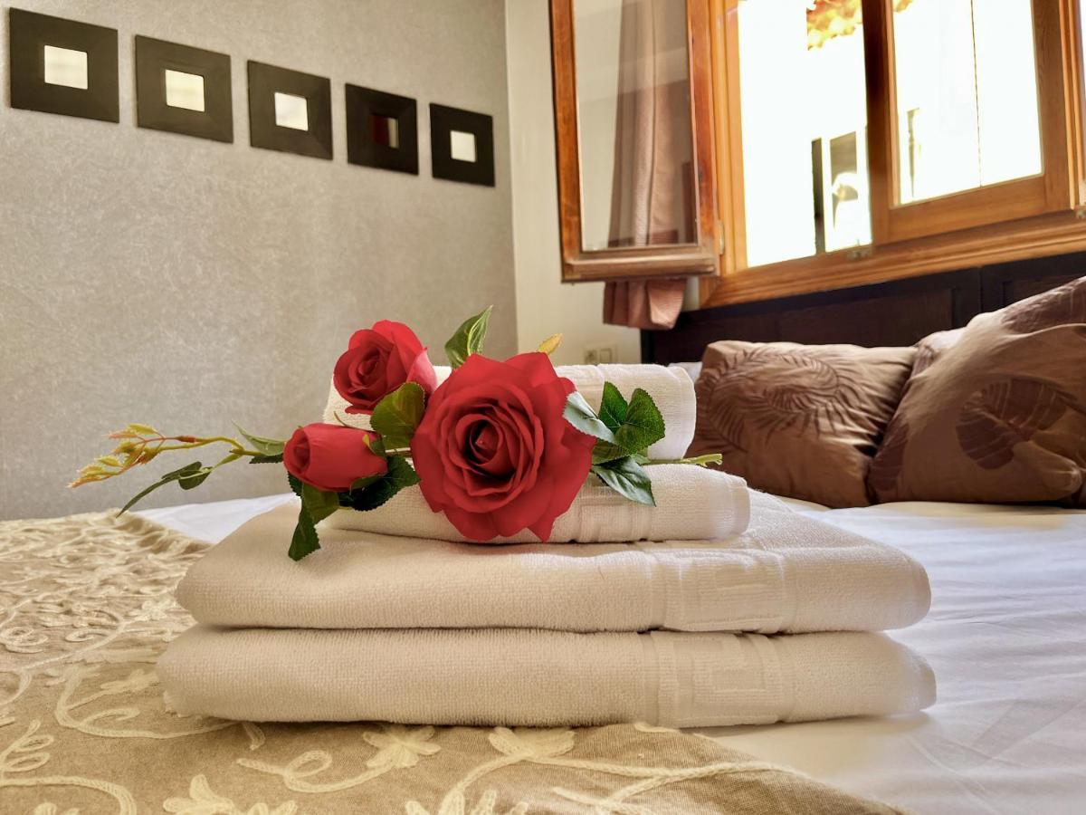 Hostal Nomadas By Gloove Вільяльба-де-ла-Сьєрра Екстер'єр фото